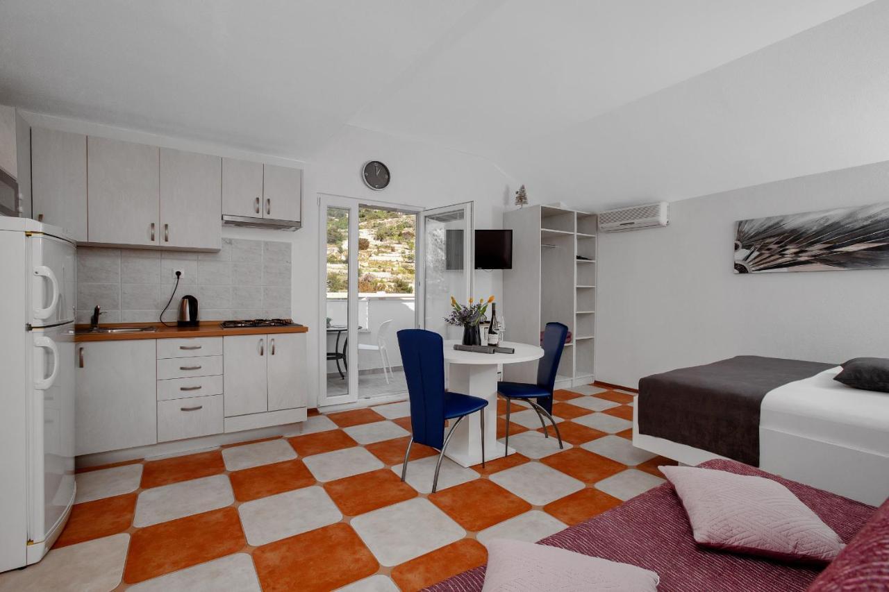 Apartments By The Sea Drasnice, Makarska - 2581 Екстер'єр фото