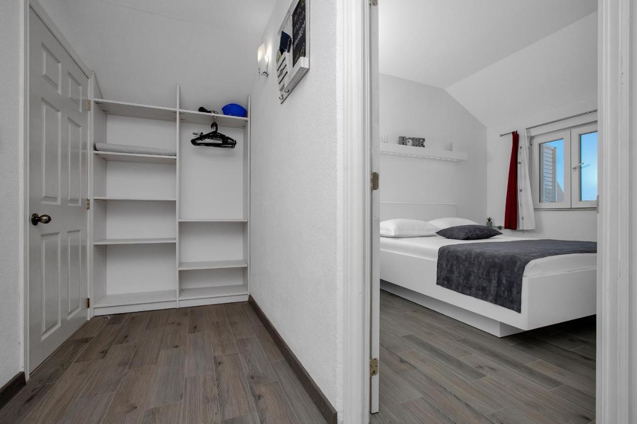 Apartments By The Sea Drasnice, Makarska - 2581 Екстер'єр фото